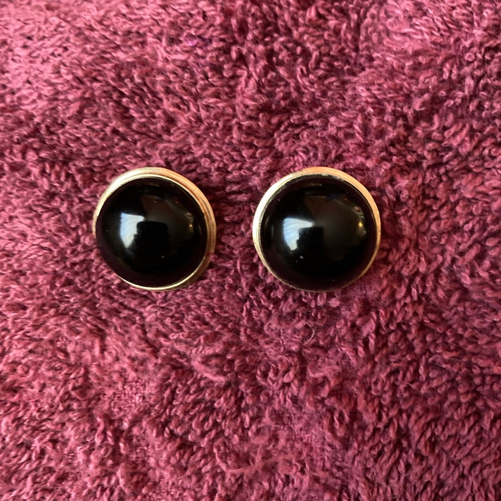 Onyx and 14 k round earrings .NWOT